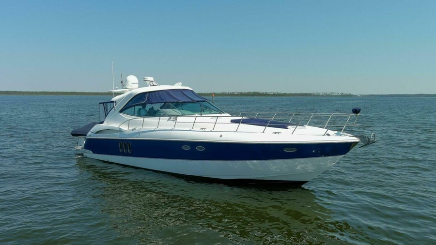 2005 Cruisers Yachts 500 Express Motor Yacht