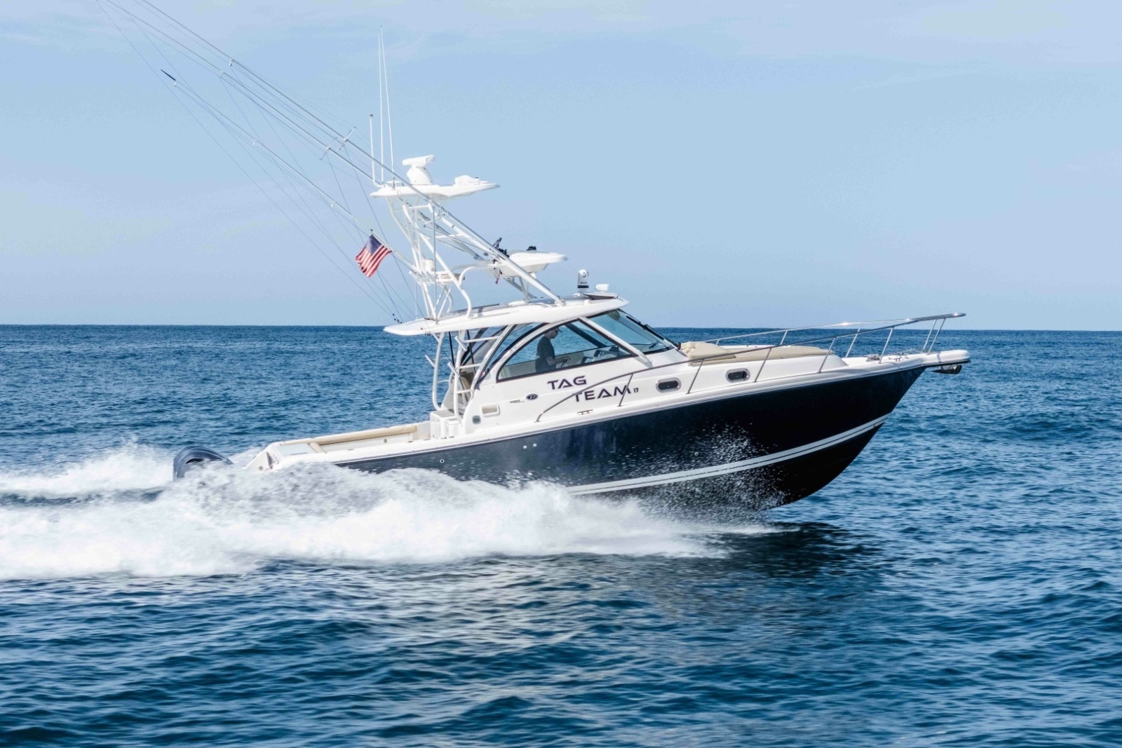 2018 Pursuit 385 Offshore