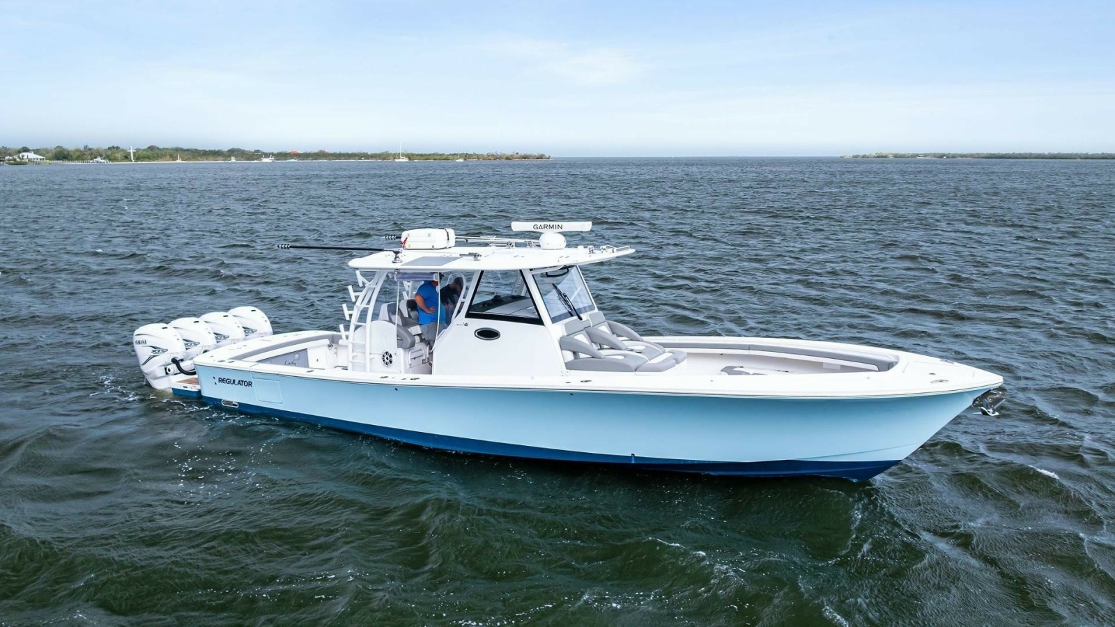 2023 Regulator 41 Center Console