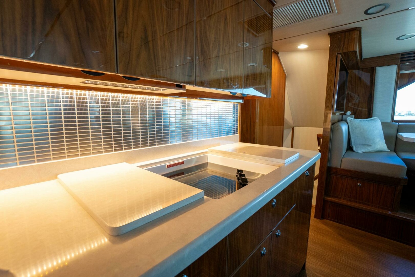 2021 Viking 72 Enclosed Bridge Photo