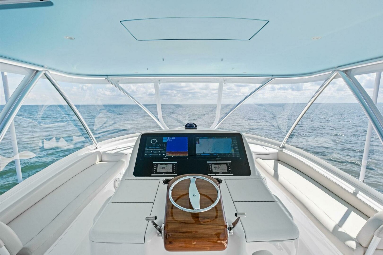 2025 Viking 58 Convertible Photo