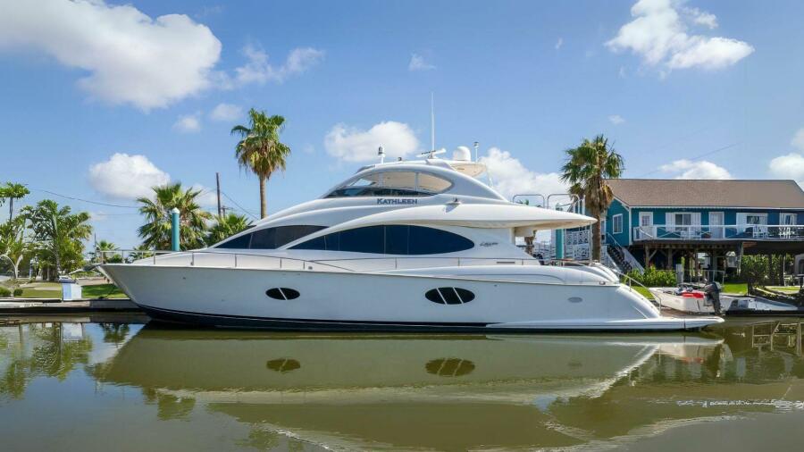 2007 Lazzara 74 Motor Yacht