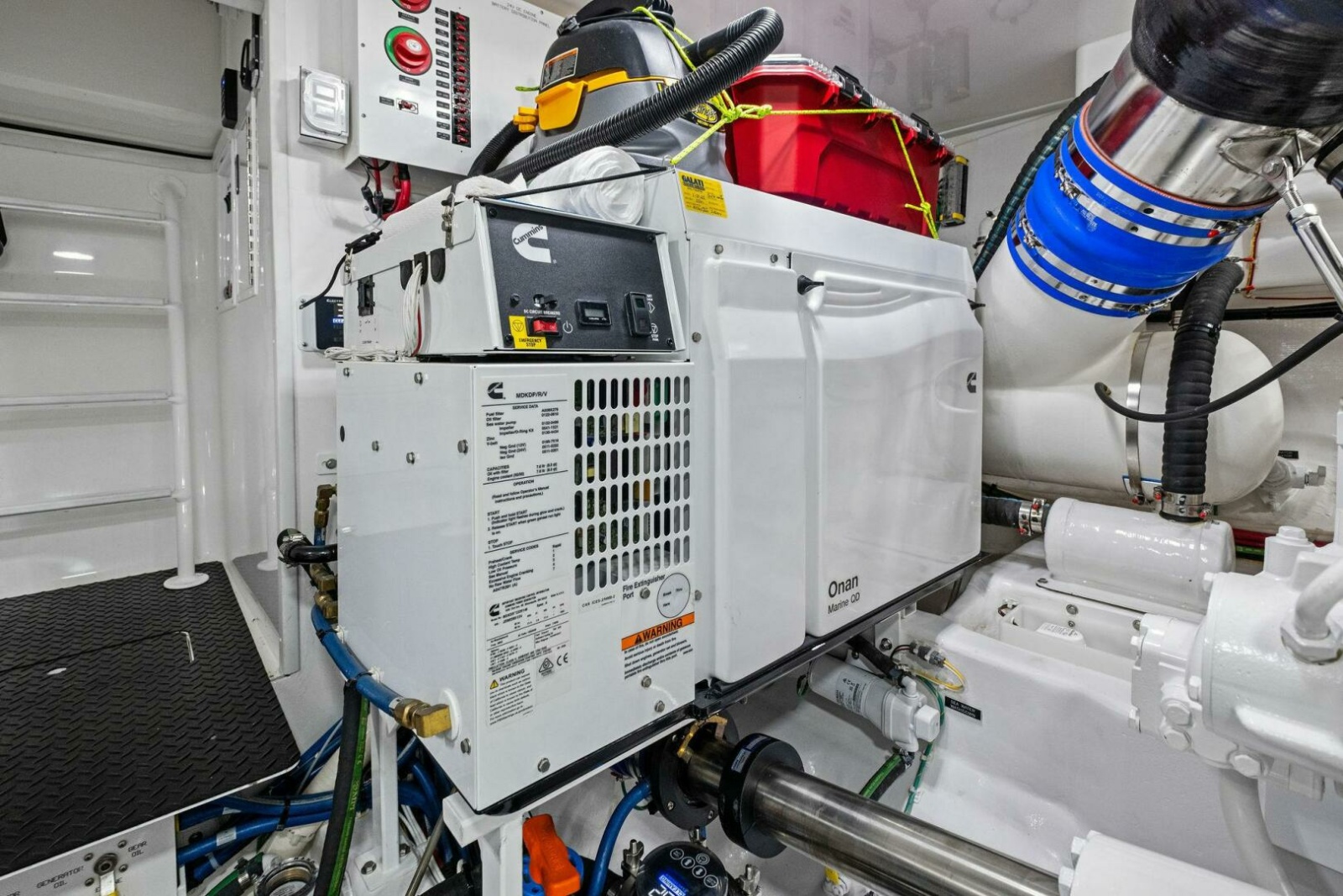 2025 Viking 58 Convertible Photo