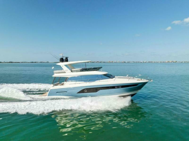 2019 Prestige 630 Flybridge