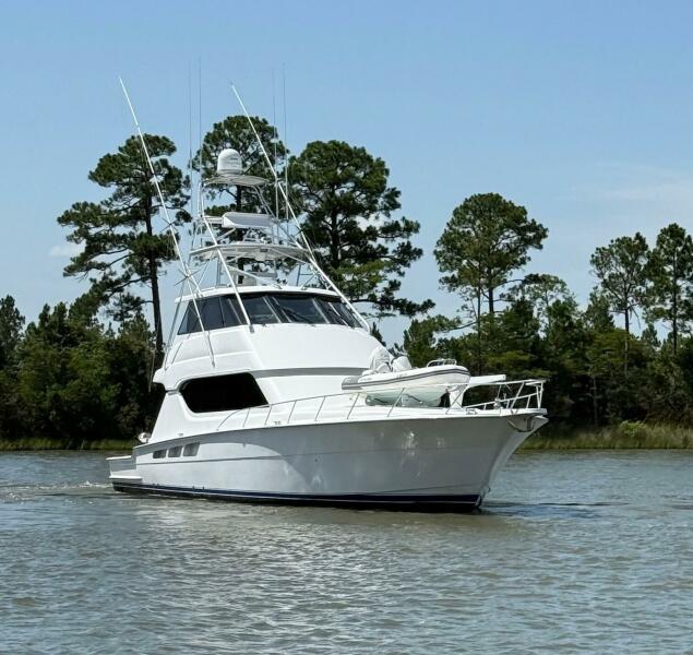 2002 Hatteras 65 Enclosed Bridge