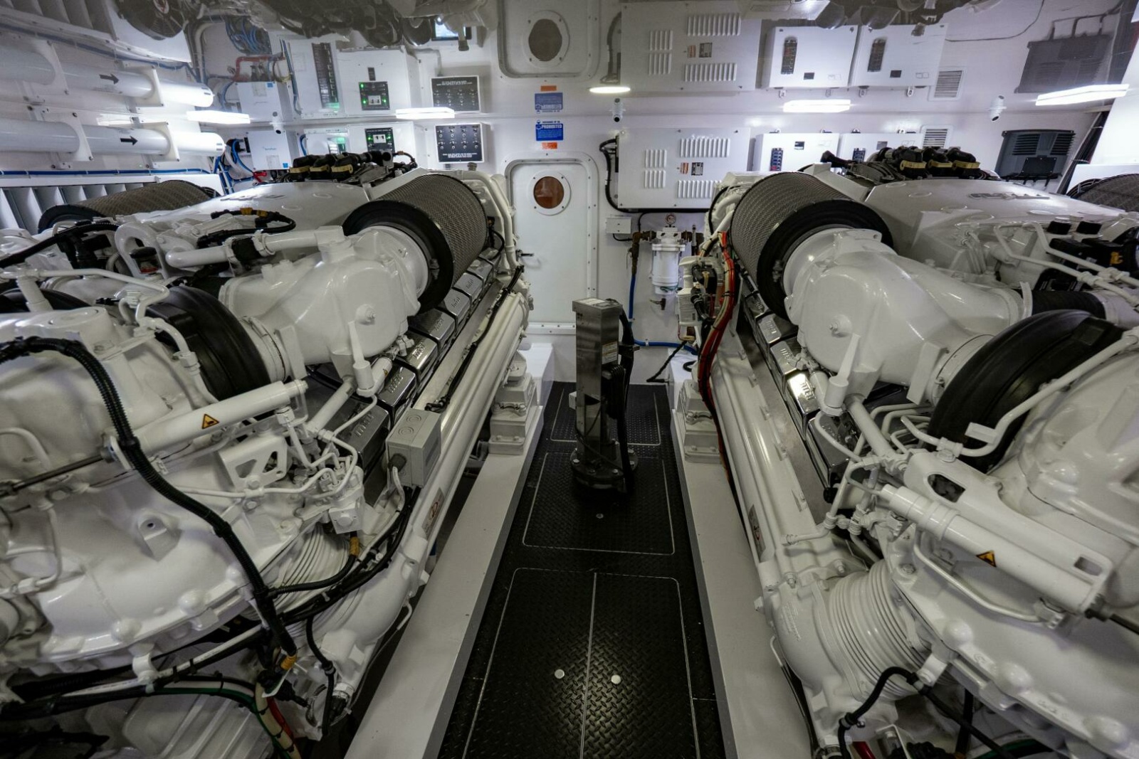 2021 Viking 72 Enclosed Bridge Photo