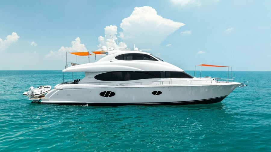 2006 Lazzara 84 Skylounge