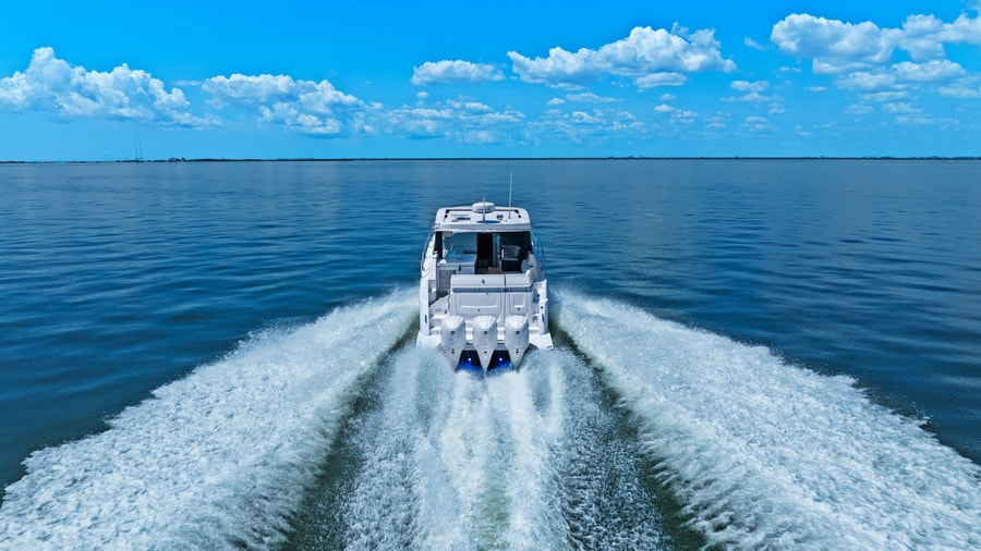 2025 Regal 38 Xo Photo