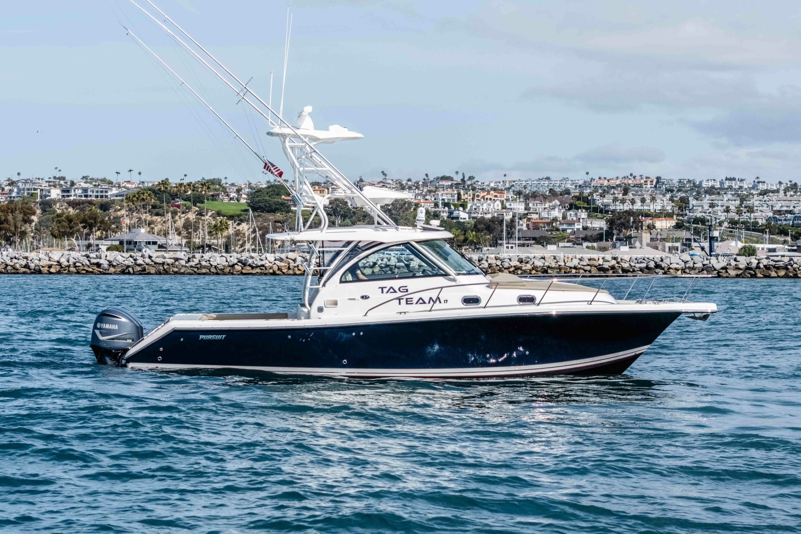 2018 Pursuit 385 Offshore