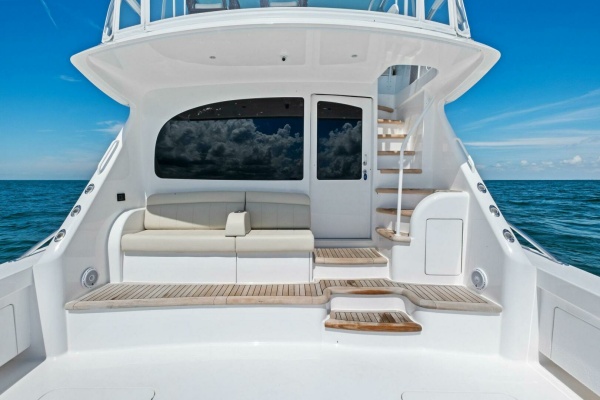 2025 Viking 58 Convertible Photo