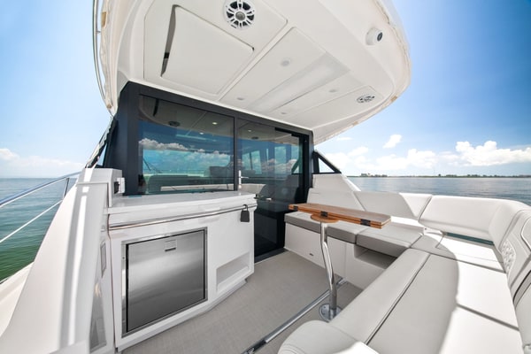 2025 Regal 38 Xo Photo